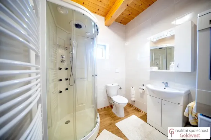 Prodej rodinného domu, Cvikov, 210 m2