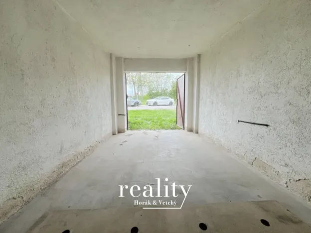 Pronájem garáže, Znojmo, Suchohrdelská, 16 m2