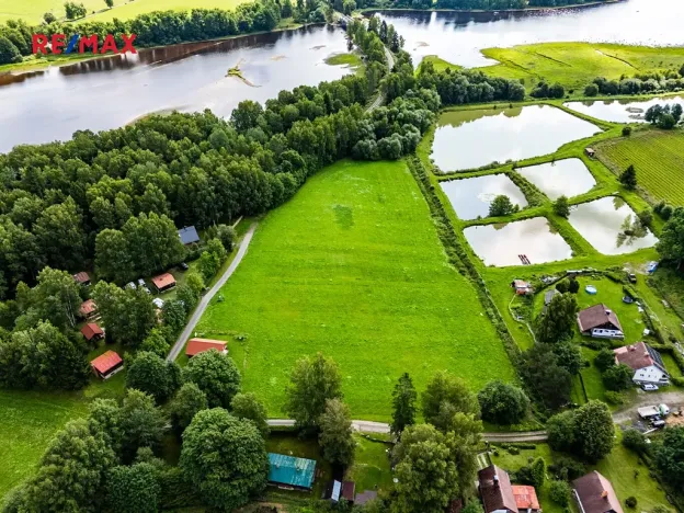 Prodej komerčního pozemku, Nová Pec, 9752 m2