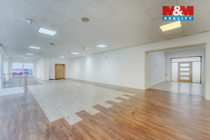 Prodej obchodního prostoru, Praha - Uhříněves, Přátelství, 280 m2