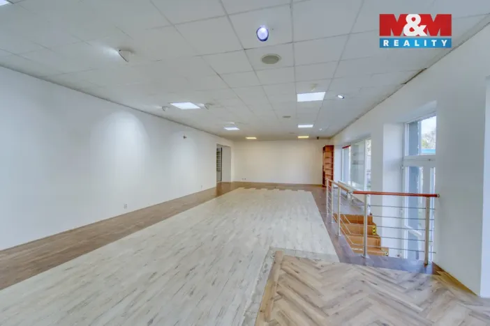 Prodej obchodního prostoru, Praha - Uhříněves, Přátelství, 280 m2