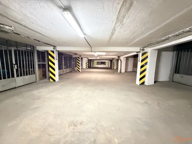 Pronájem garáže, Praha - Vokovice, Tobrucká, 17 m2