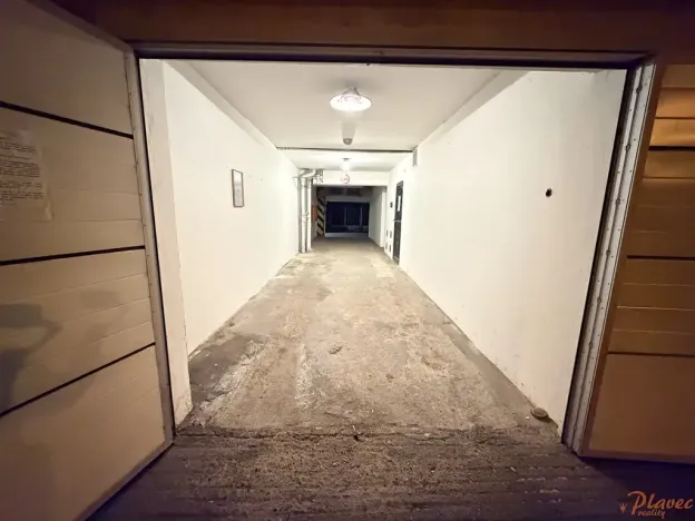 Pronájem garáže, Praha - Vokovice, Tobrucká, 17 m2