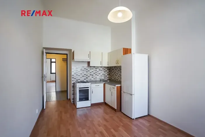 Pronájem bytu 1+1, Praha - Vinohrady, Velehradská, 40 m2