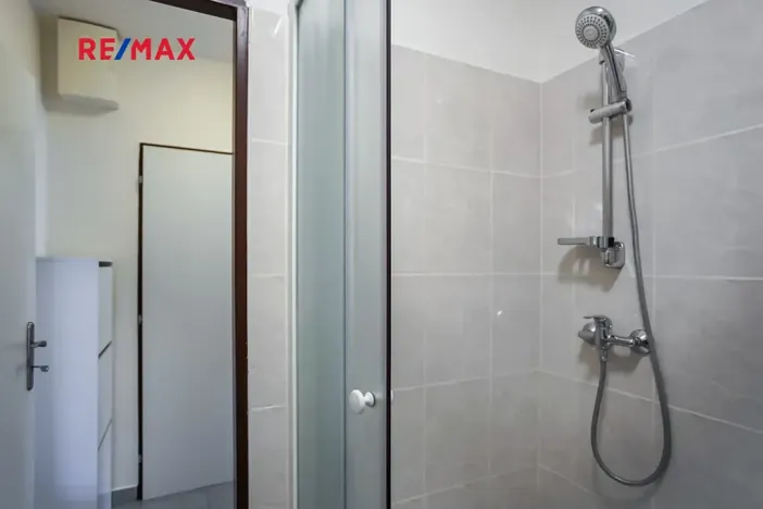 Pronájem bytu 1+1, Praha - Vinohrady, Velehradská, 40 m2