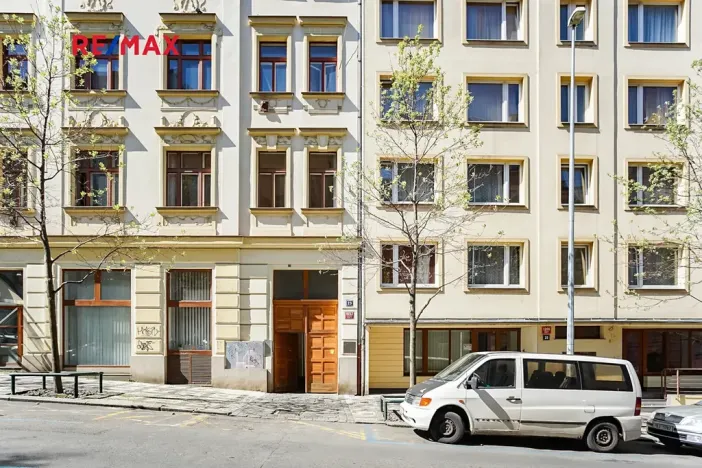 Pronájem bytu 1+1, Praha - Vinohrady, Velehradská, 40 m2