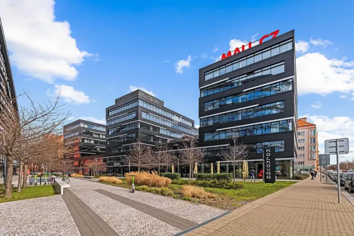 Pronájem kanceláře, Praha - Holešovice, U garáží, 158 m2