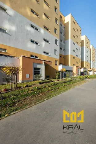 Pronájem bytu 1+kk, Praha - Horní Měcholupy, Hornoměcholupská, 34 m2