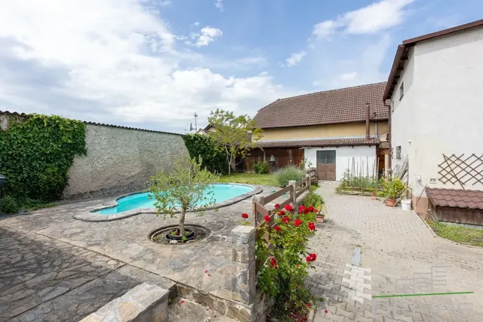 Prodej vícegeneračního domu, Praha - Újezd nad Lesy, Starokolínská, 510 m2