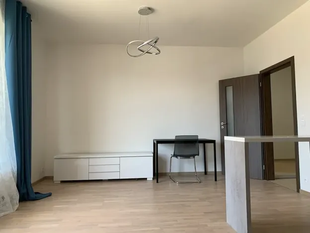 Pronájem bytu 1+kk, Praha - Hloubětín, Laponská, 37 m2