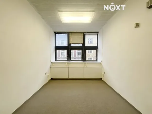 Pronájem kanceláře, Praha - Nové Město, Na Moráni, 16 m2