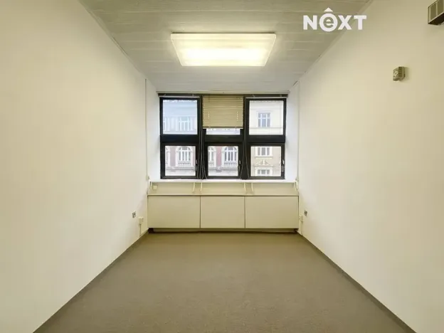 Pronájem kanceláře, Praha - Nové Město, Na Moráni, 36 m2