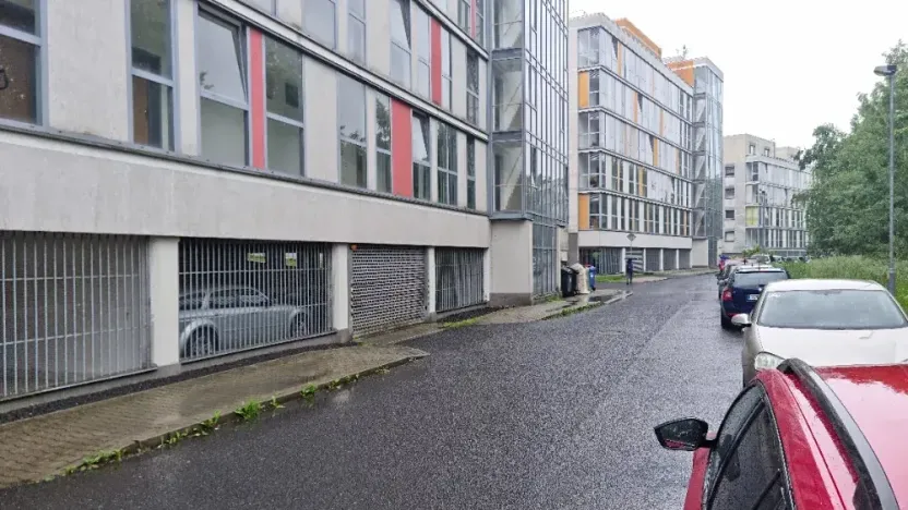 Pronájem garážového stání, Liberec, Hedvábná, 16 m2