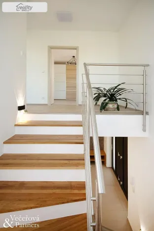 Pronájem rodinného domu, Praha - Břevnov, Oddělená, 250 m2