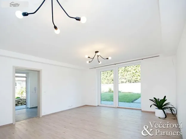 Pronájem rodinného domu, Praha - Břevnov, Oddělená, 250 m2