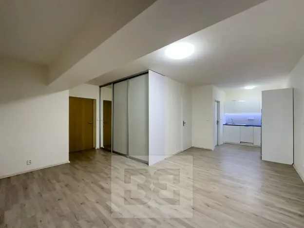 Pronájem bytu 2+kk, Praha - Hostavice, Jakubovská, 39 m2