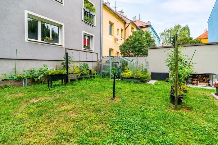 Pronájem bytu 1+1, Chomutov, Grégrova, 42 m2