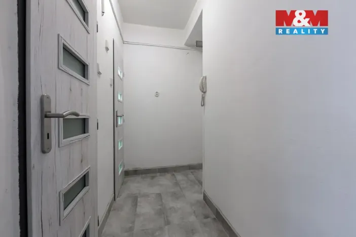 Pronájem bytu 1+1, Cheb, Kasární náměstí, 30 m2