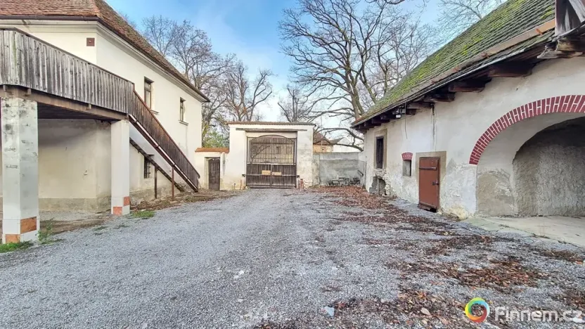 Pronájem garáže, Praha - Ruzyně, 160 m2