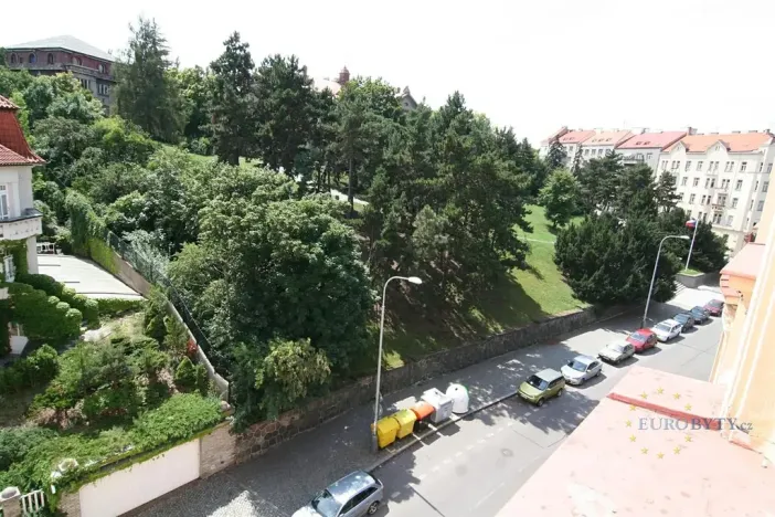 Pronájem bytu 2+kk, Praha - Nusle, Svatoslavova, 43 m2