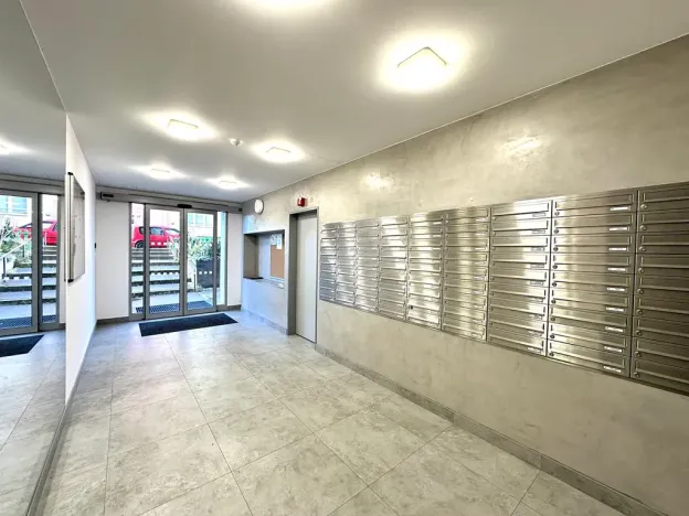 Pronájem bytu 3+kk, Praha, Sedlčanská, 69 m2