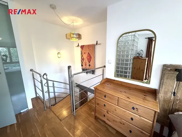 Pronájem bytu 2+kk, Praha - Smíchov, Hořejší nábřeží, 44 m2