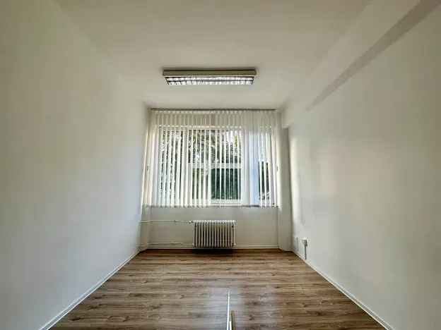 Pronájem kanceláře, Pardubice, Sukova třída, 37 m2