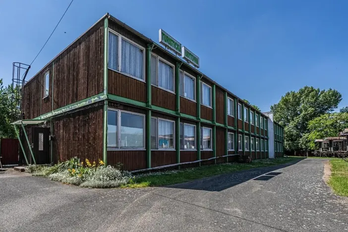 Prodej komerční nemovitosti, Přítluky, 2507 m2