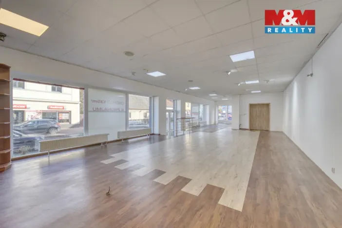 Prodej obchodního prostoru, Praha - Uhříněves, Přátelství, 490 m2