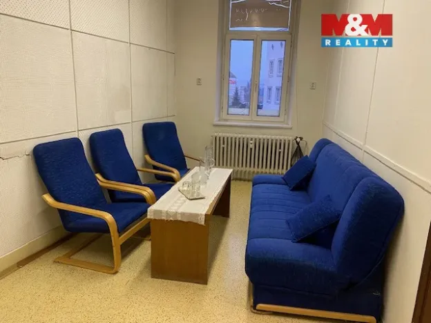 Pronájem kanceláře, Bruntál, Zámecké nám., 76 m2