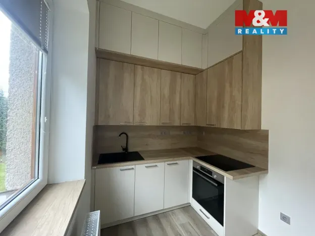 Pronájem bytu 1+kk, Náchod, Borská, 30 m2