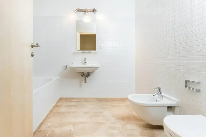 Pronájem bytu 3+kk, Praha - Vysočany, Podnádražní, 100 m2