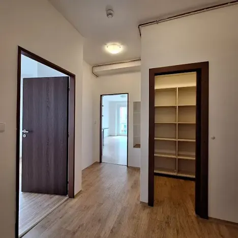 Pronájem bytu 2+kk, Praha - Strašnice, Černokostelecká, 47 m2