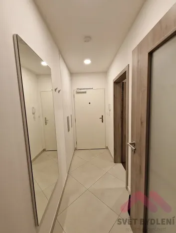 Pronájem bytu 1+kk, Praha - Vršovice, Novgorodská, 30 m2