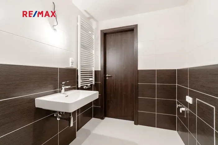 Prodej bytu 2+kk, Praha - Prosek, Čakovická, 43 m2