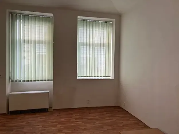 Pronájem kanceláře, Praha - Holešovice, Kamenická, 49 m2