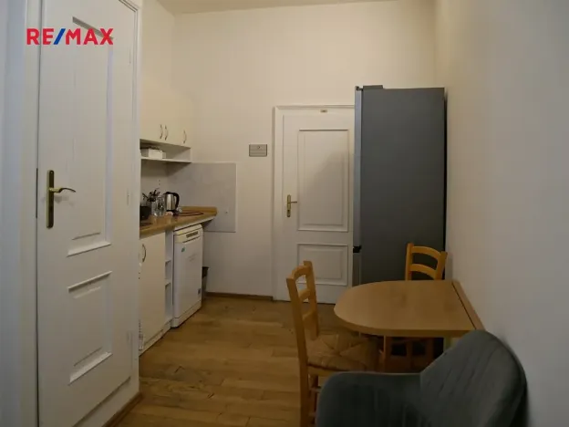 Pronájem kanceláře, Praha - Malá Strana, Karmelitská, 27 m2