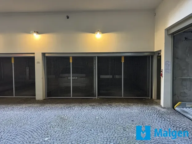 Pronájem garážového stání, Praha - Smíchov, Na Valentince, 10 m2
