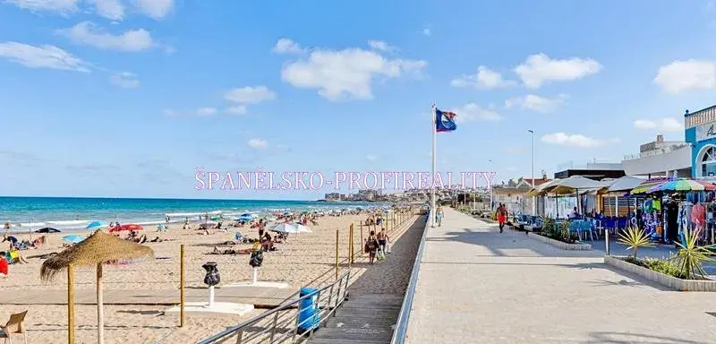 Prodej bytu 3+kk, Torrevieja, Španělsko, 66 m2