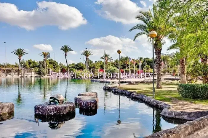 Prodej rodinného domu, Torrevieja, Španělsko, Ronda César Cánovas Girada, 50 m2