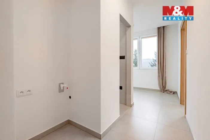 Prodej bytu 2+1, Český Krumlov - Plešivec, Sídliště Plešivec, 57 m2