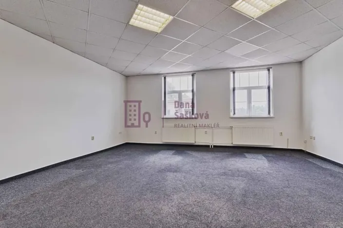 Pronájem kanceláře, Jindřichův Hradec, Karlov, 28 m2