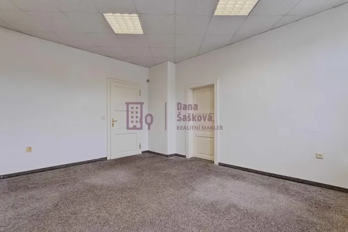 Pronájem kanceláře, Jindřichův Hradec, Karlov, 28 m2