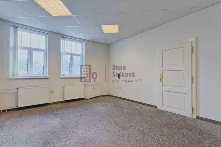Pronájem kanceláře, Jindřichův Hradec, Karlov, 28 m2