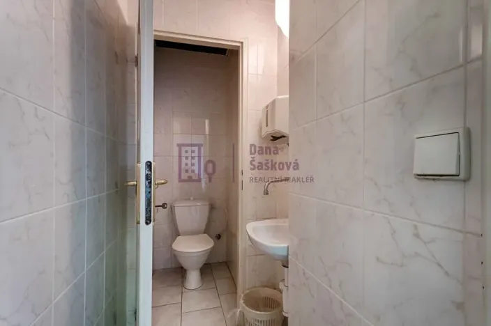 Pronájem kanceláře, Jindřichův Hradec, Karlov, 28 m2