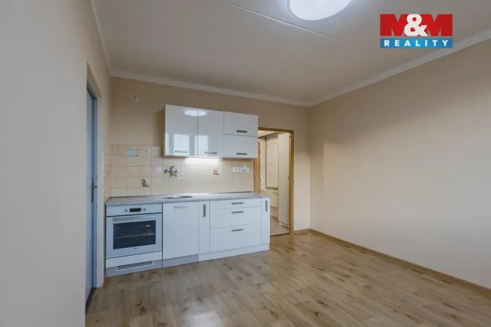 Prodej bytu 1+1, Klatovy - Klatovy III, Pod Hůrkou, 36 m2