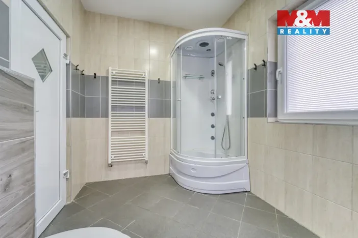 Prodej obchodního prostoru, Stružná, 216 m2