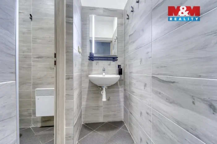 Prodej obchodního prostoru, Stružná, 216 m2