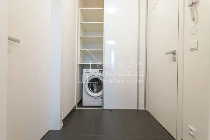 Pronájem bytu 1+kk, Praha - Střížkov, Střížkovská, 27 m2