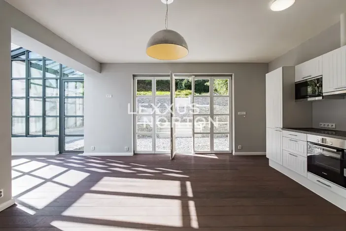 Pronájem rodinného domu, Praha - Střešovice, Nad hradním vodojemem, 217 m2